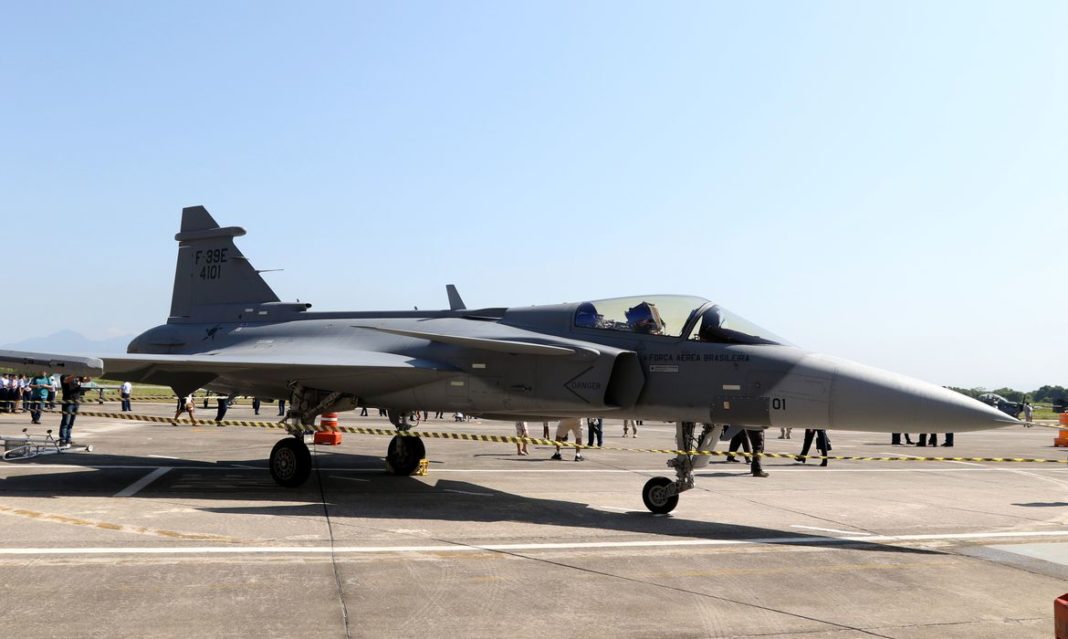 Fotos_caças_Gripen_Revista_Comunhão