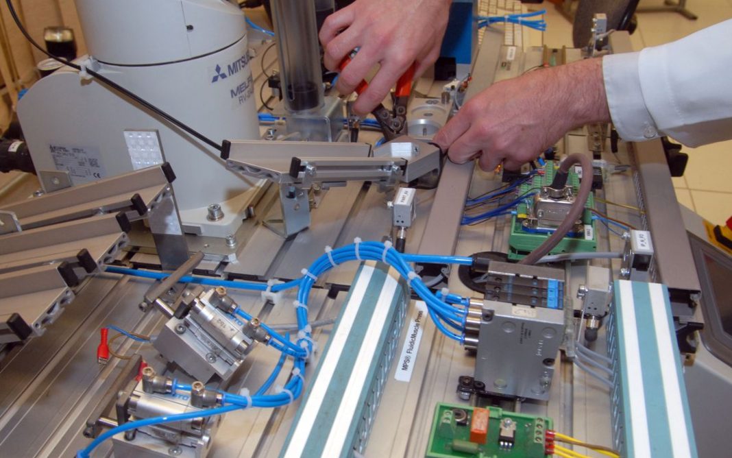 Economia recua 0,8% de julho para agosto, revela a FGV - Foto: CNI/José Paulo Lacerda/Direitos reservados