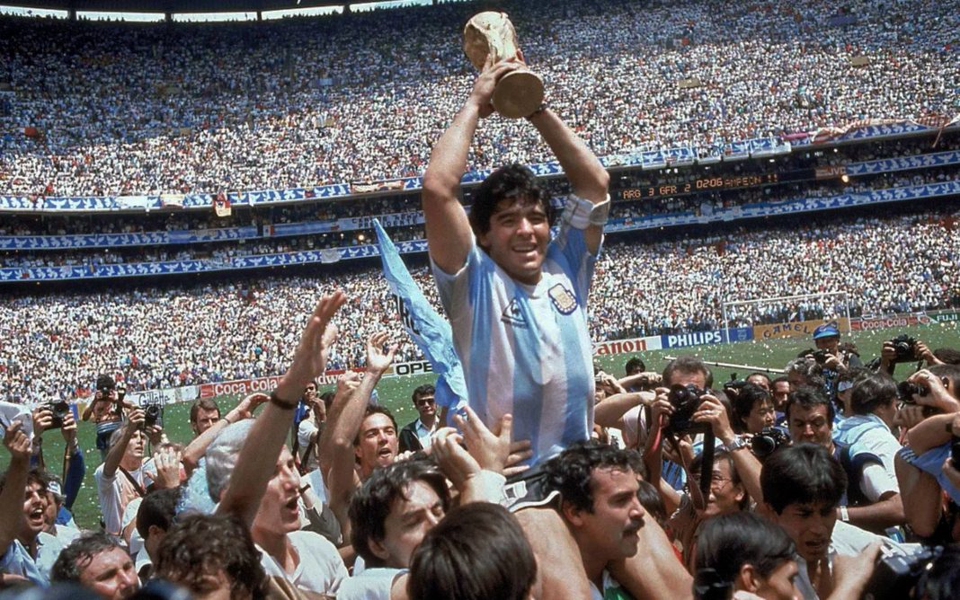 Camisa usada por Maradona na final da Copa do México, em 86, volta à Argentina - Foto: Reprodução