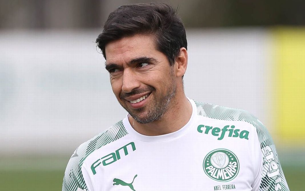 Abel Ferreira fica à frente de Tite em lista de melhores técnicos do mundo - Foto: Cesar Greco/Ag. Palmeiras