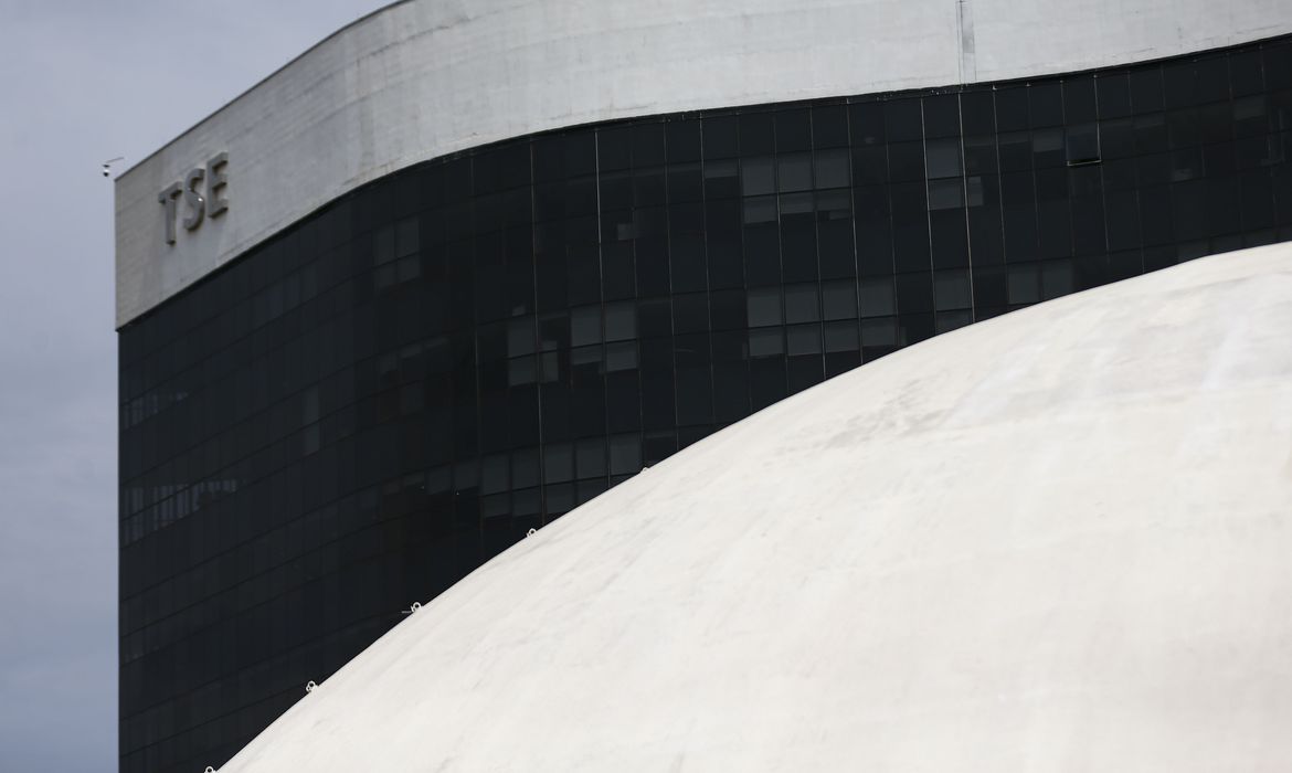 Resolução do TSE acelera retirada de fake news de sites - Foto: Marcelo Camargo/Agência Brasil