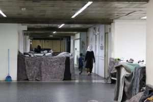 Mais de 100 afegãos continuam acampados no Aeroporto de Guarulhos