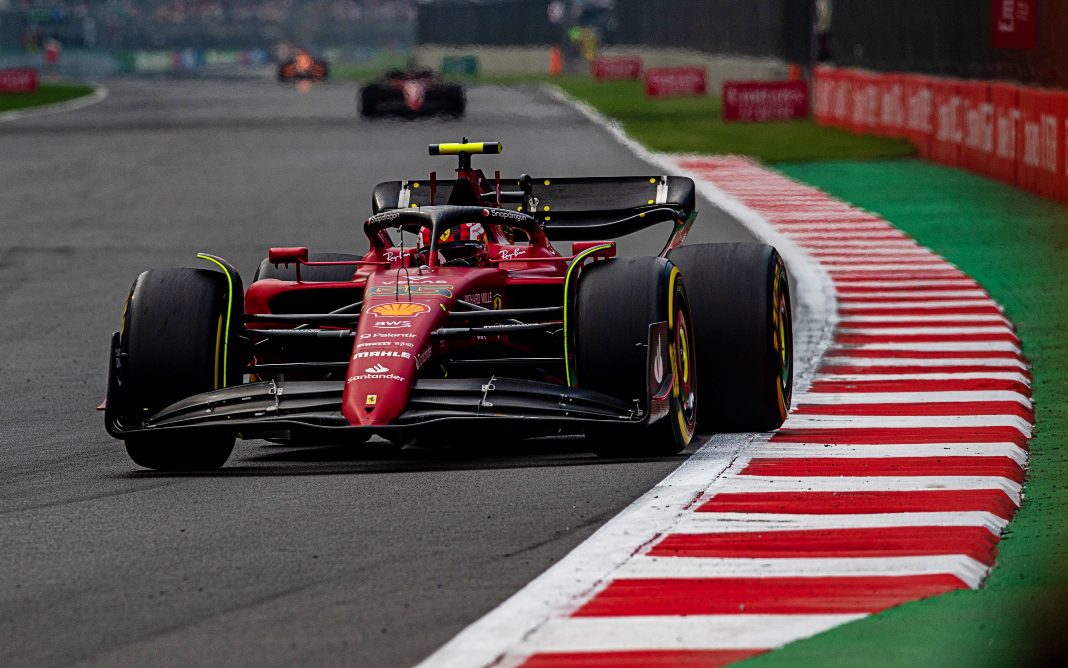 Em testes da F-1 com brasileiros na pista, Sainz é o mais rápido em Abu Dabi - Foto: Reprodução Twitter Carlos Sainz/@Carlossainz55