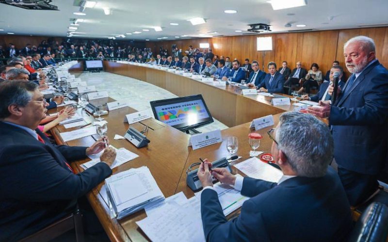 Lula e governadores assinam 'Carta de Brasília' e anunciam Conselho da Federação - Foto: Reprodução Twitter Planalto/ @planalto