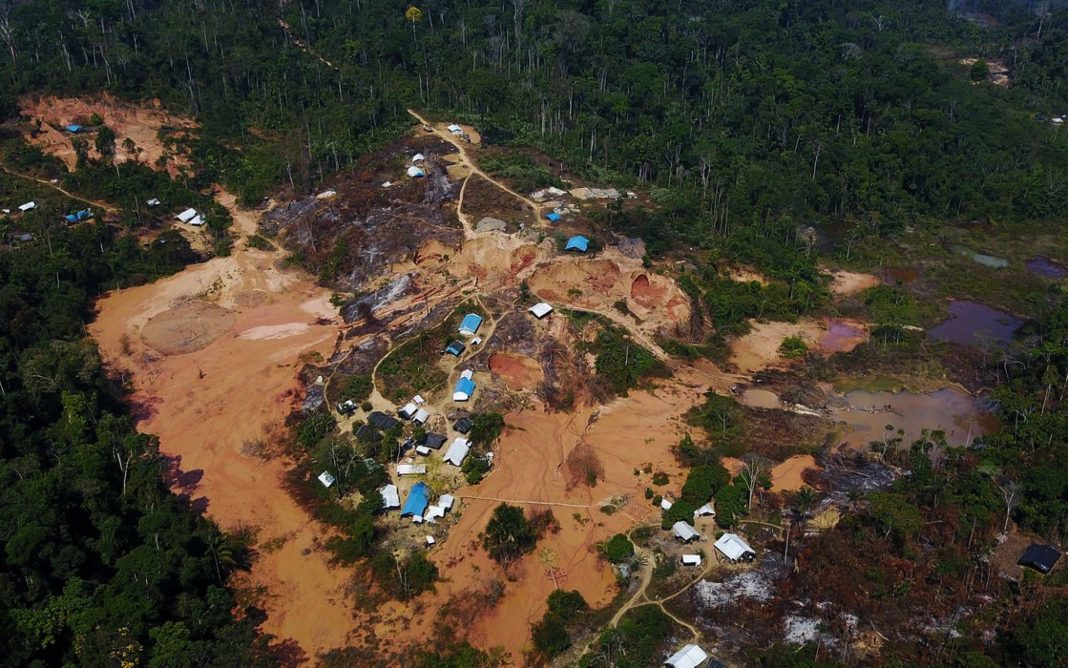 Amazônia: garimpo ilegal em terras indígenas subiu 1.217% em 35 anos - Foto: © NACHO DOCE