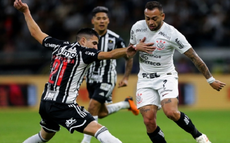 Corinthians leva 2 de Paulinho, perde para o Atlético-MG na Copa do Brasil e se afunda em crise - Foto: Rodrigo Coca/Agência Corinthians