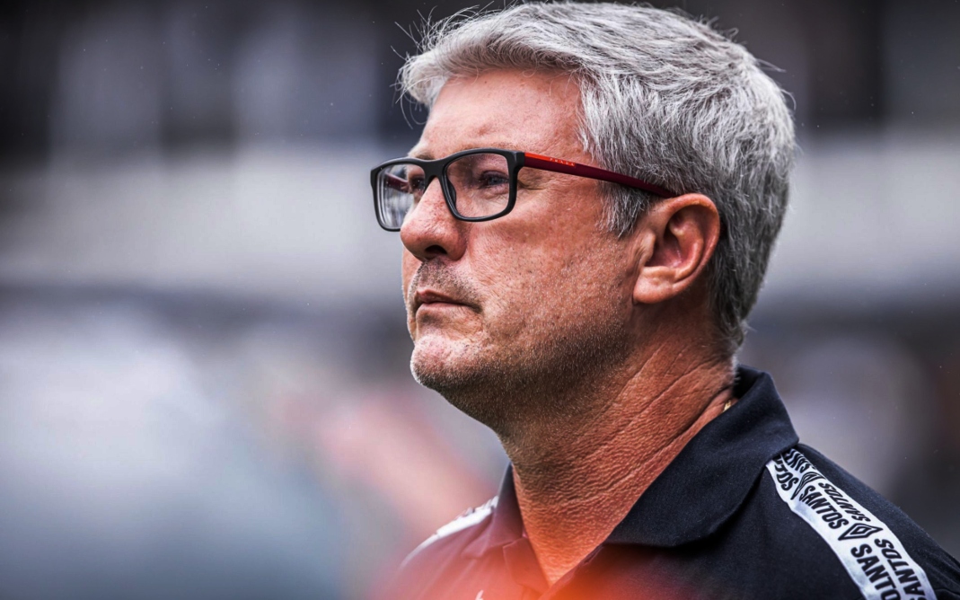 Falcão garante permanência de Odair Hellmann no Santos: 'Faz o que é possível' - Foto: Reprodução Santistas.net