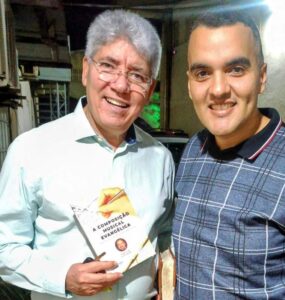 Livro compila relatos dos maiores compositores da música evangélica