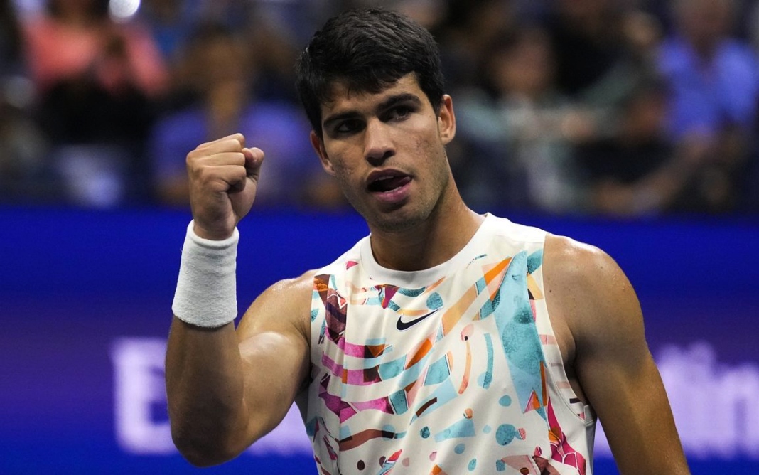 Carlos Alcaraz derruba surpresa italiana e chega às quartas de final do US Open - Foto: Charles Krupa/AP