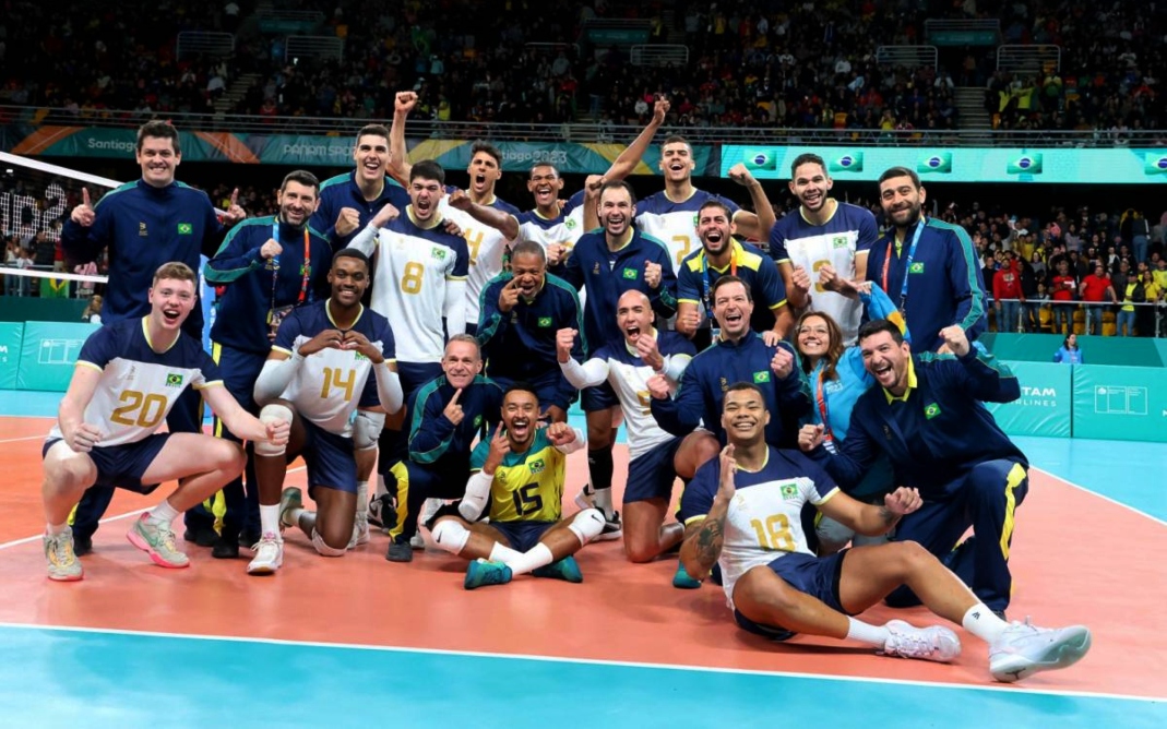 Brasil vence Cuba e avança direto às semifinais do vôlei masculino no Pan de Santiago - Foto: Reprodução COB - Rodrigo Navarro