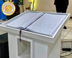 Brasil: maior Bíblia manuscrita entra no Guinness