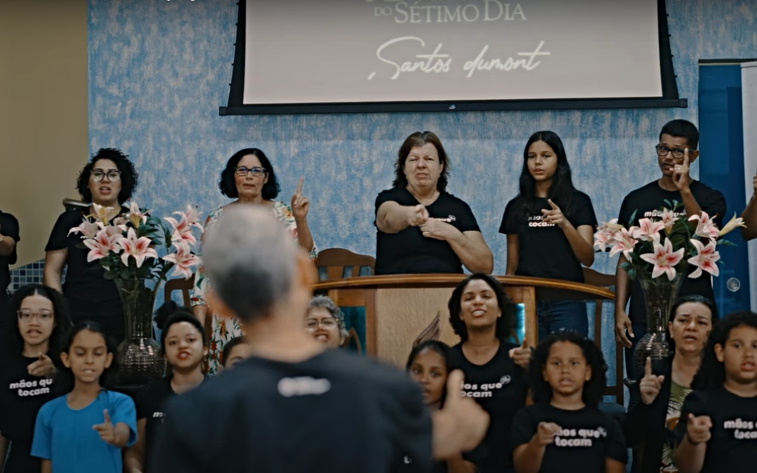 Projeto Social de Música da Igreja Adventista Mãos que Tocam (Foto: Reprodução/ Captura de tela do Youtube - Canal Adventistas Sudeste)