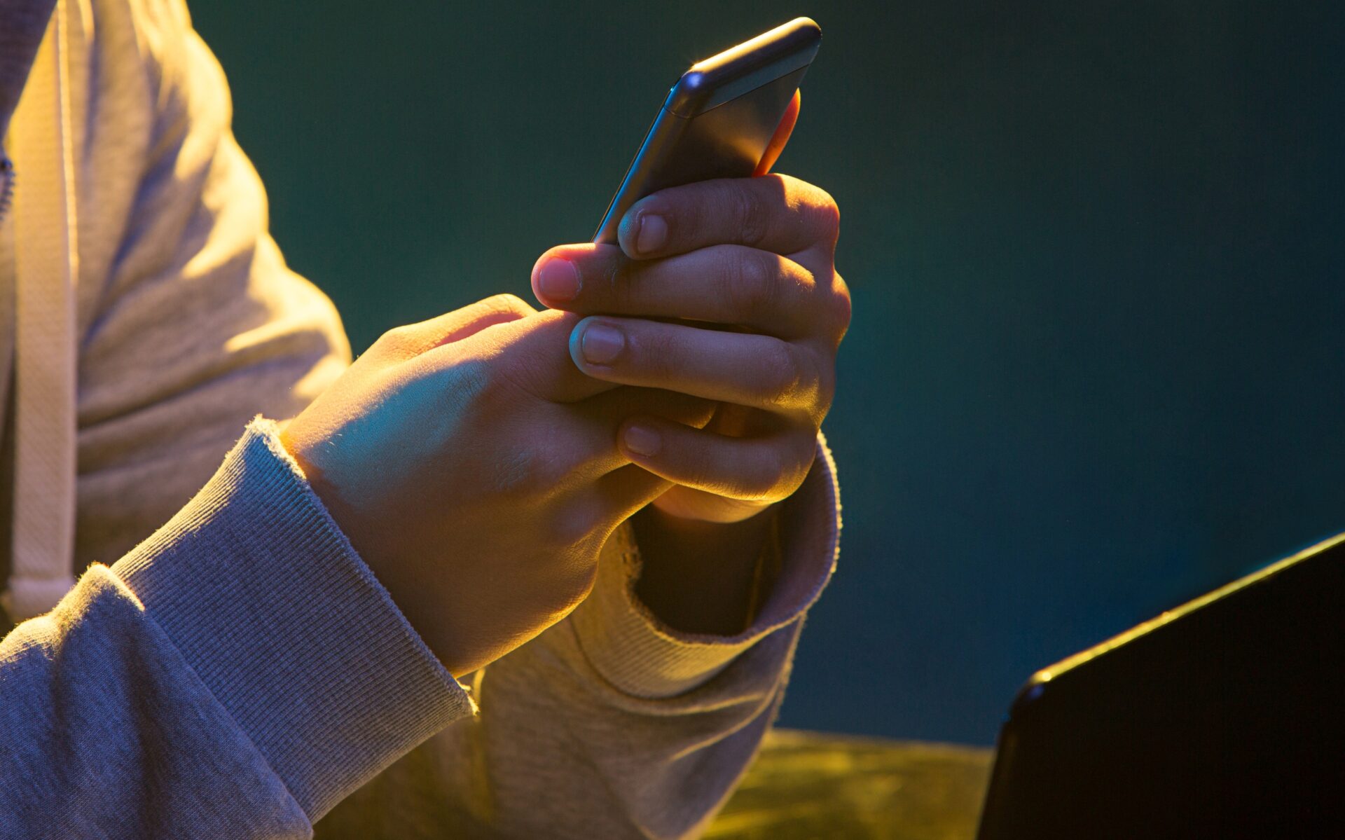 abuso_internet_ia_aumento