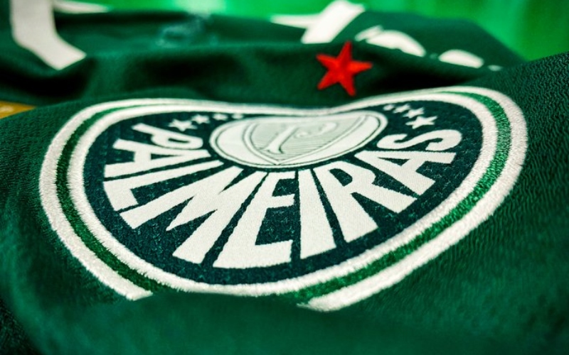 Anderson Barros, diretor do Palmeiras, fala após 8ª eliminação. Ele admite erros e a falta de sintonia, mas sem soluções claras. Foto: Reprodução/instagram/@Palmeiras