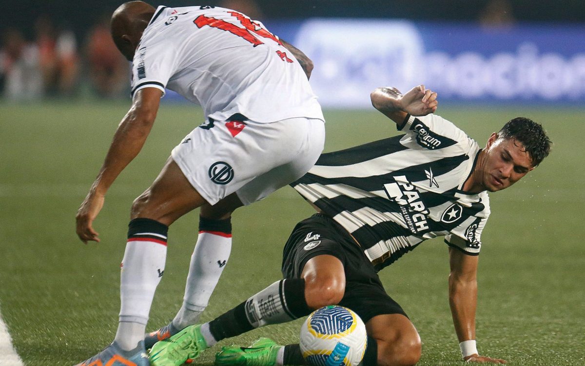 Botafogo poupa titulares e Eduardo define triunfo apertado contra o Vitória na Copa do Brasil - Foto: Reprodução Twitter @Botafogo - Vítor Silva/ BFR