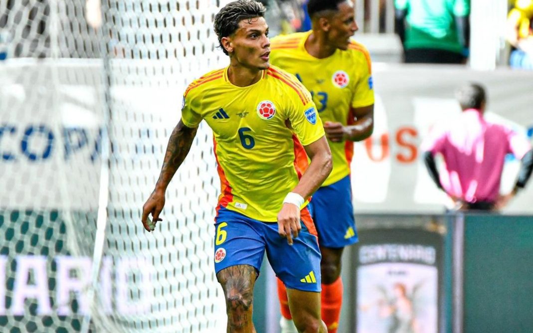 Richard Ríos deixa jogo da Colômbia de maca e preocupa o Palmeiras - Foto: Reprodução Instagram / @richardrios.m