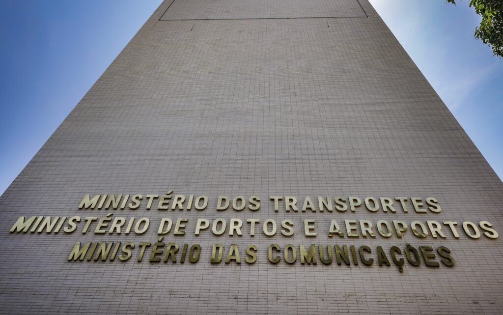 Ministério apaga Rebeca Andrade de propaganda institucional