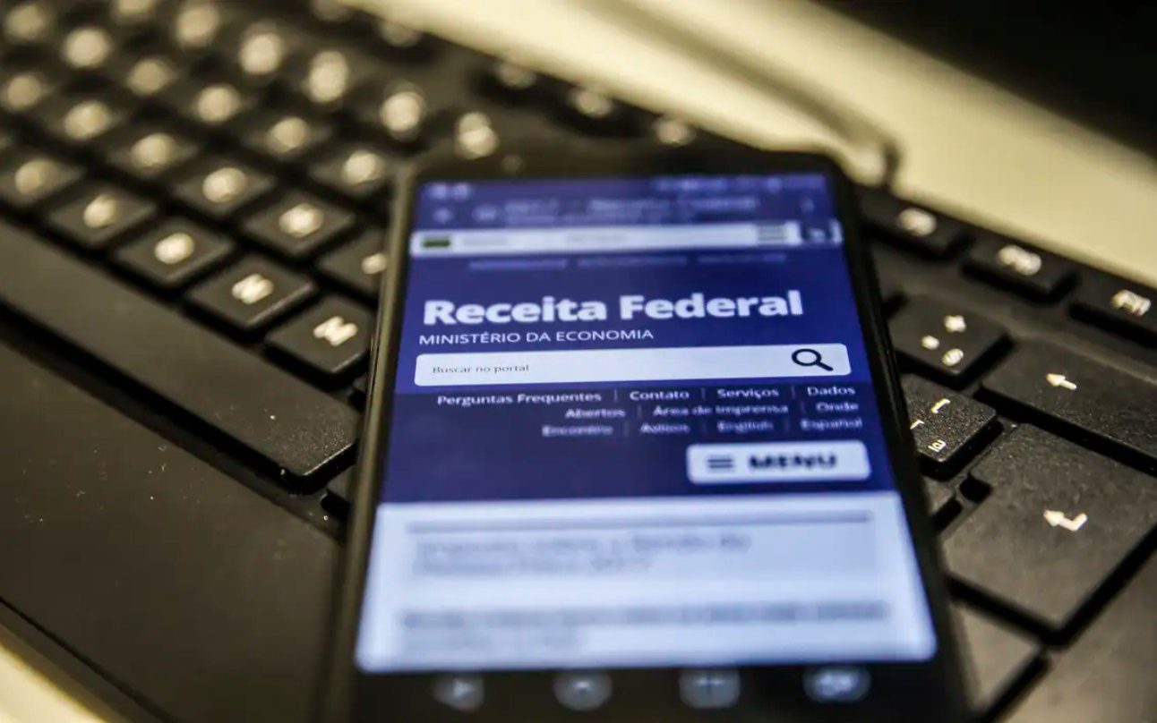 Saiba o que fazer depois de perder o prazo do IR - Foto por: Marcello Casal Jr. - Agência Brasil