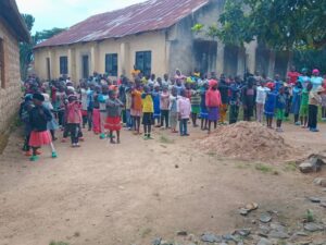 Após ataque, programa infantil batista reabre em novo espaço na Nigéria