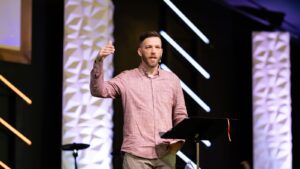 "Ore com fé e autoridade", encoraja pastor aos cristãos que buscam a cura