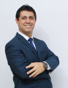 Como ensinar valores cristãos sem isolar os filhos do mundo