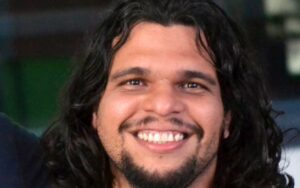 Conheça os adoradores que usam o louvor para evangelizar nas faculdades Roger Senna, ex-aluno da UFES e Capelão Universitário. Foto: Arquivo Pessoal.