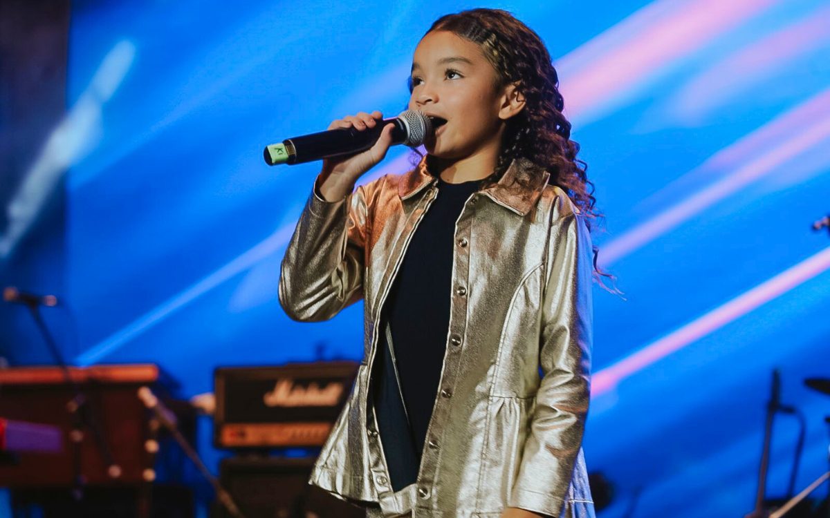 Jovem cantora Maria Pita é destaque no gospel. Foto: Divulgação.