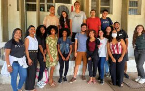 Conheça os adoradores que usam o louvor para evangelizar nas faculdades Grupo da CRU (Cristãos Universitários) da UFES. Foto: Arquivo pessoal.