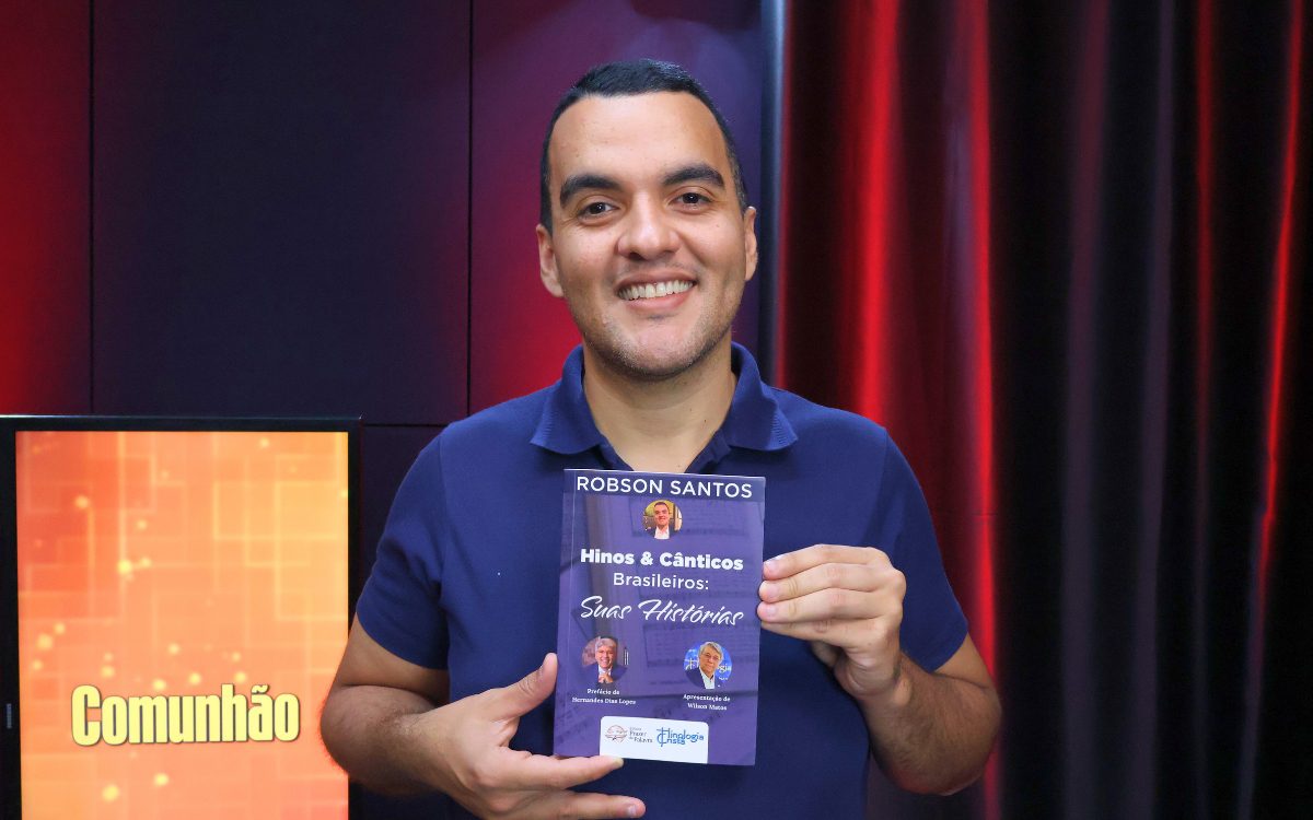 Robson Santos celebra os 10 anos do Hinologia Cristã. Foto: Jerry Apolinário.