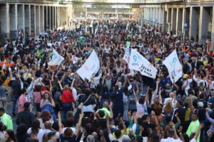 Marcha para Jesus em Niterói reúne 15 mil fiéis