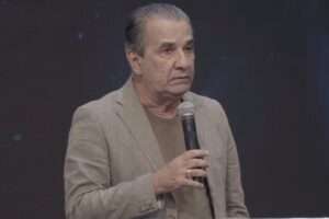 Silas Malafaia denuncia perseguição e pede passaporte de volta a Moraes Silas Malafaia denuncia perseguição e pede passaporte de volta a Moraes