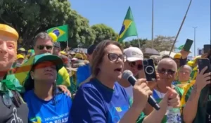 Multidão vai às ruas em defesa da anistia no Dia da Independência do Brasil Multidão vai às ruas em defesa da anistia no Dia da Independência do Brasil