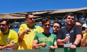 Multidão vai às ruas em defesa da anistia no Dia da Independência do Brasil Multidão vai às ruas em defesa da anistia no Dia da Independência do Brasil