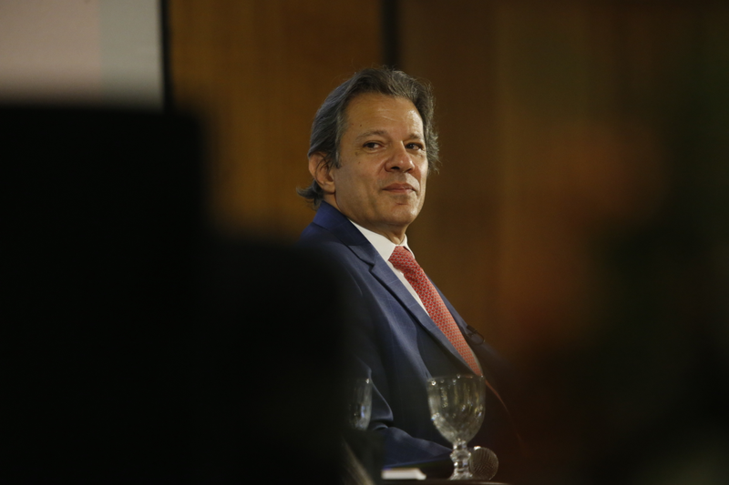 Fernando Haddad, ministro da Fazenda, explica que governo não corta despesas sem aval do Congresso. Defende queda do impulso fiscal e critica bets. Foto: Paulo Pinto/Agência Brasil