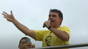 Multidão vai às ruas em defesa da anistia no Dia da Independência do Brasil Multidão vai às ruas em defesa da anistia no Dia da Independência do Brasil
