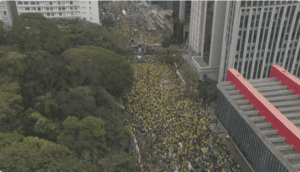 Multidão vai às ruas em defesa da anistia no Dia da Independência do Brasil Multidão vai às ruas em defesa da anistia no Dia da Independência do Brasil