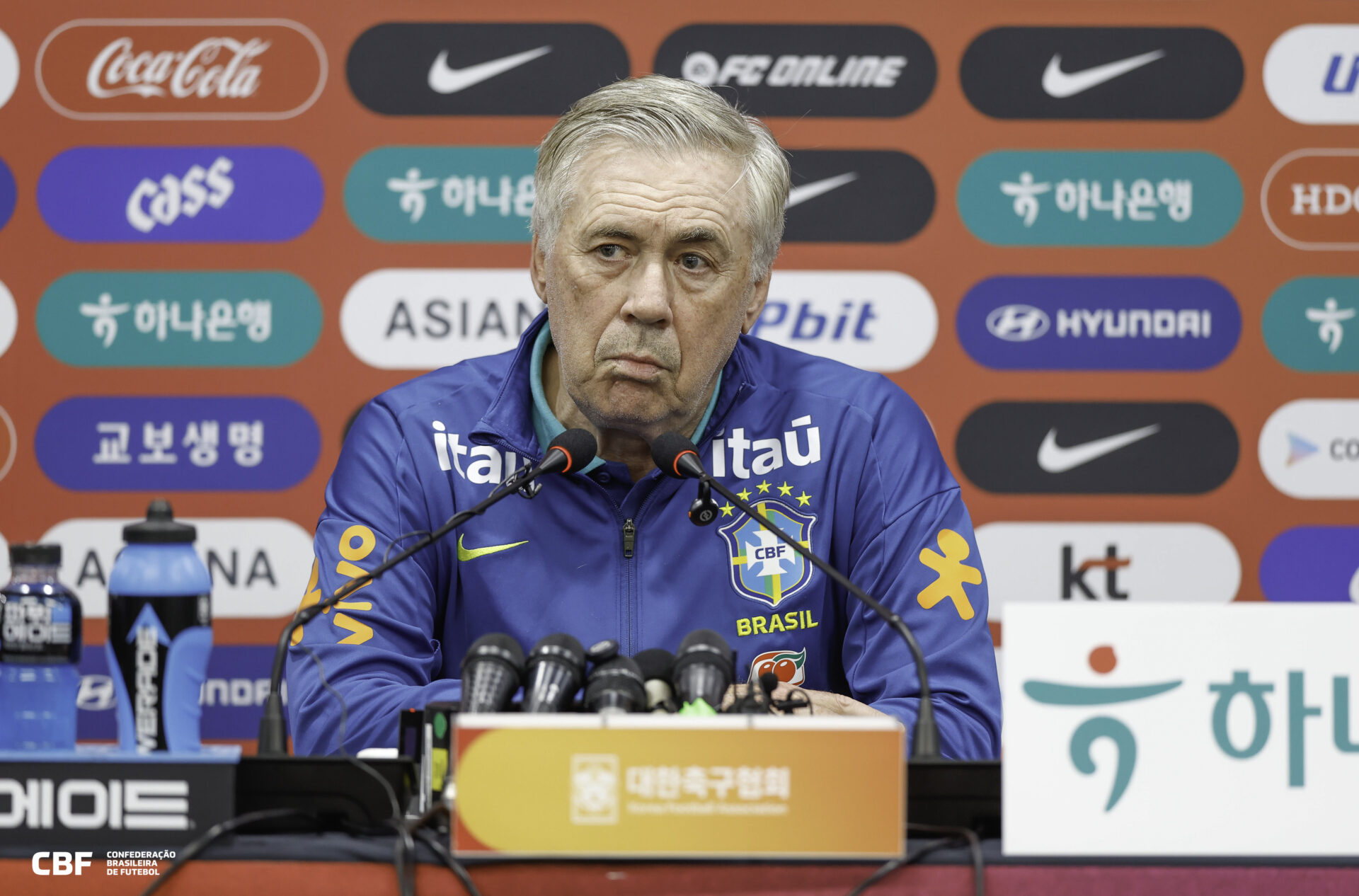 Ancelotti revela sua filosofia para a Seleção Brasileira, priorizando mérito e comprometimento acima de nomes. Desempenho e atitude moldarão as convocações - FOTO: @rafaelribeirorio / CBF