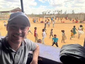 Missionário brasileiro relata clima de tensão após golpe de Estado em Madagascar Missionário brasileiro relata clima de tensão após golpe de Estado em Madagascar