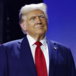 Trump ameaça imigrantes em post oficial e reforça deportação