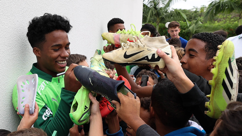 Endrick, de joia a subutilizado no Real Madrid, enfrenta falta de minutos com Xabi Alonso. Sondagens indicam empréstimo em janeiro, impactando sua carreira - Foto: Joilson Marconne/CBF