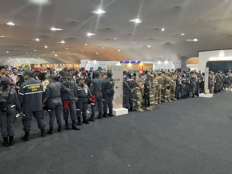 Após incidente na COP30, a segurança da Blue Zone é reforçada com mais agentes nos raios X. Portas danificadas foram reparadas e a área reabriu hoje - Foto: RS/Fotos Públicas