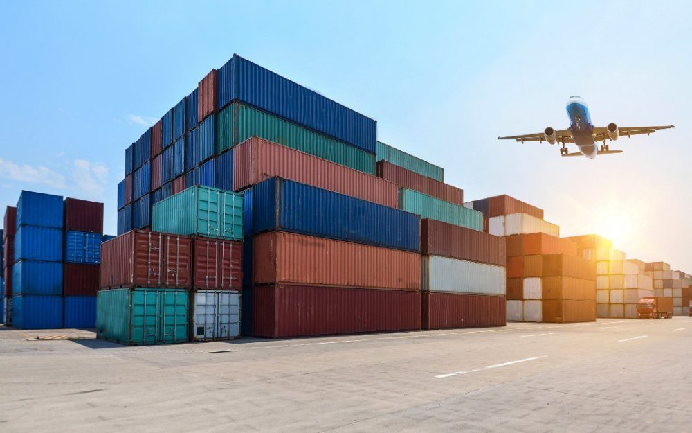 Pequim anuncia suspensão de restrições a 15 empresas dos EUA da lista de controle de exportações, incluindo de uso duplo. Gesto visa estabilizar o comércio - Foto: Freepik