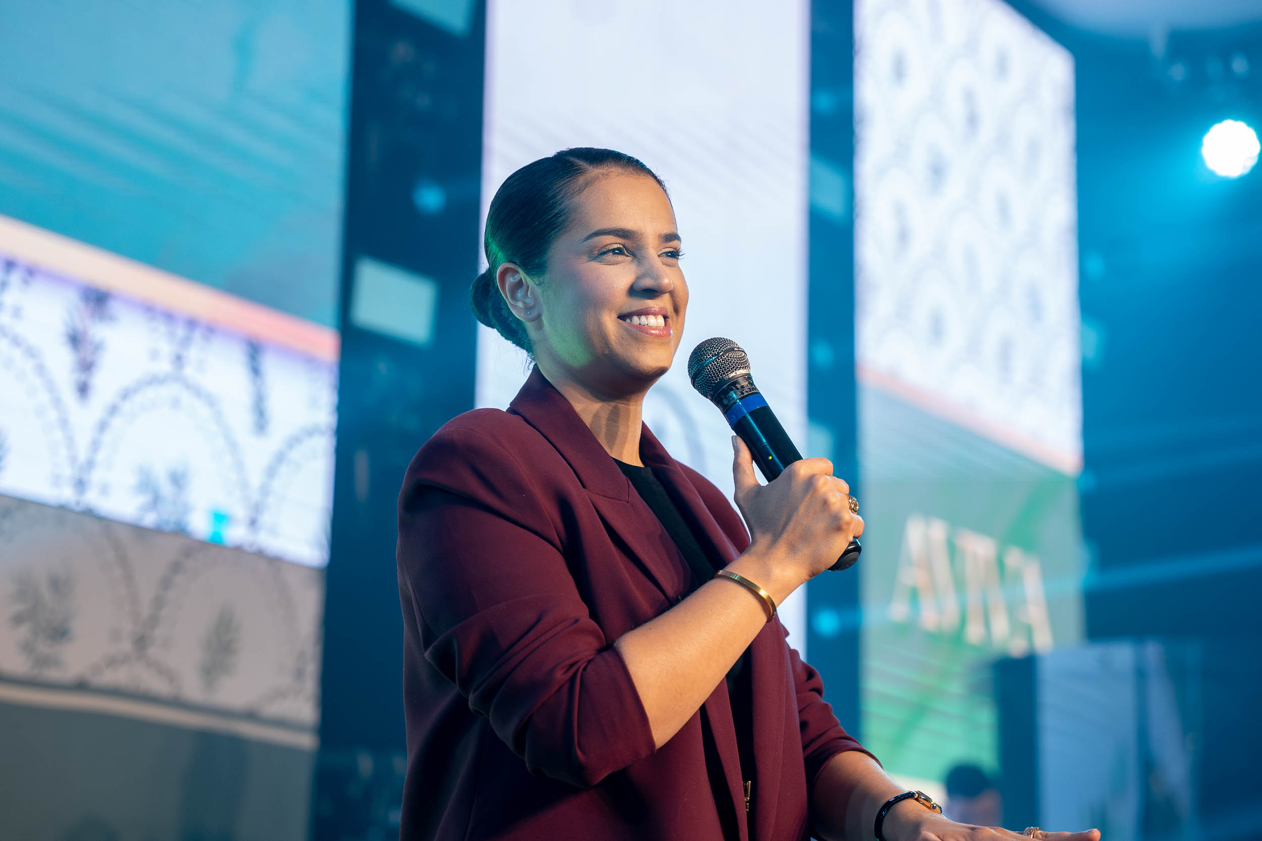 Pra. Camila Barros no AVIVA 2025 