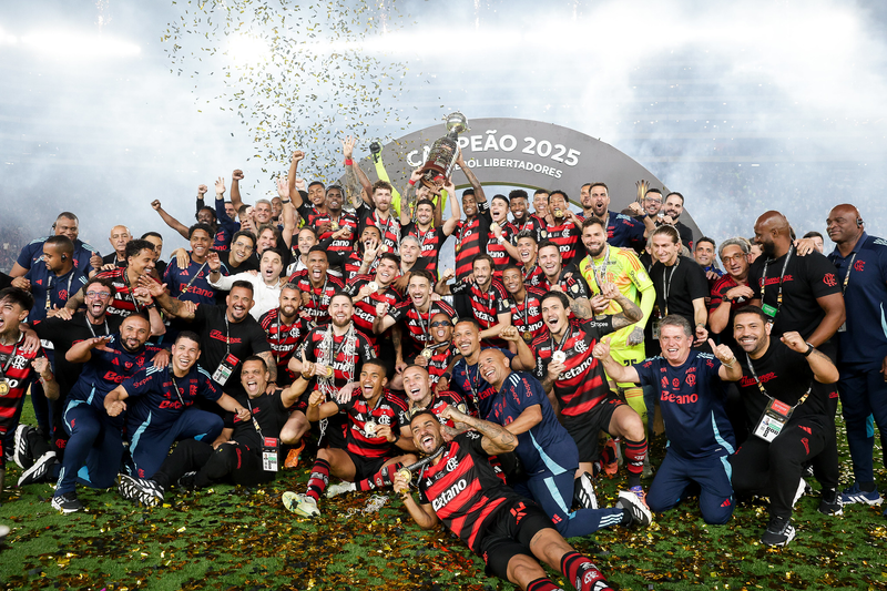 Veja os times já classificados para a Libertadores 2026, incluindo Flamengo, outros brasileiros e argentinos. Entenda o panorama da competição da Conmebol - Foto: Gilvan de Souza/Flamengo