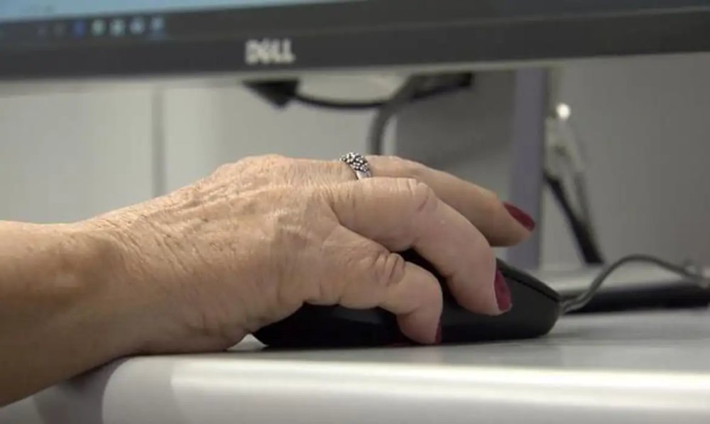 Ocupação de idosos no Brasil atinge nível recorde em 2024, com 8,3 milhões de pessoas 60+ trabalhando - Foto: Reprodução TV Brasil