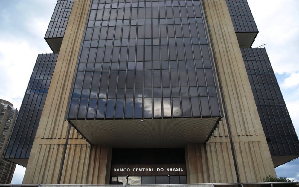 Relatório Focus mantém Selic em 15% para 2025 e 12% para 2026, com Copom vigilante - Foto: Marcello Casal JrAgência Brasil