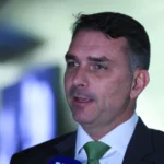Flávio Bolsonaro reúne Centrão e direita buscando apoio para sua pré-candidatura à Presidência, mas encontra resistência e indefinição - Foto: Lula Marques/Agência Brasil