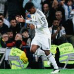 Jornal espanhol Mundo Deportivo critica a falta de oportunidades de Endrick no Real Madrid sob Xabi Alonso e o compara a Vitor Roque no Barcelona - Foto: Reprodução