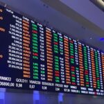 Ibovespa fecha em novo recorde mesmo com queda da Petrobras