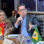 Marcelo Santos discursa durante reunião da Unale, em Brasília, onde foi reconduzido à presidência do Colégio de Presidentes das Assembleias Legislativas do Brasil. Foto: Divulgação